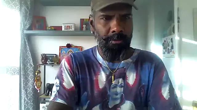 frenchblackc31 — Femme au boulot moi avec ma grosse bite