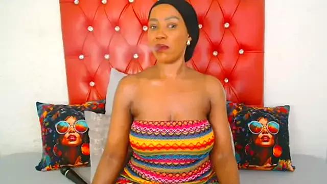 GaggingQueen32 on StripChat 