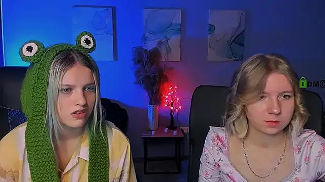 gloria_bubble — show ass Gloria