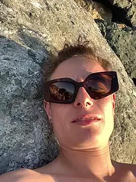 Avatar of GoldenPussy1329