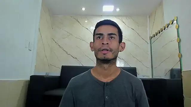 Golldens_Dreamss on StripChat 