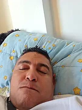 gordito_xx — Masturbacion en ducha