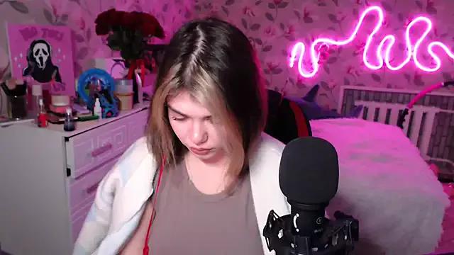 helengilmor on StripChat 