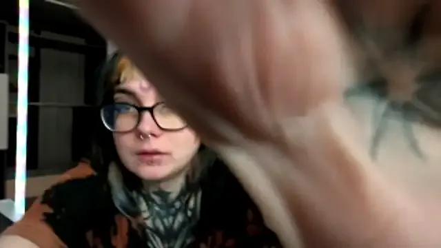 HighelikeGirl — Bite lips close cam