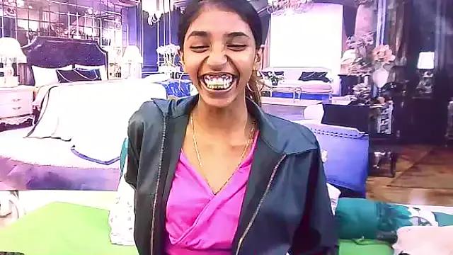 IndianSexySlender on StripChat 