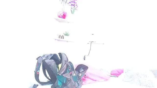 isa_taylorr_ — Topless