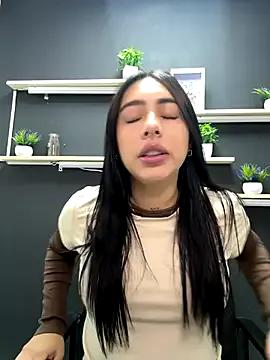 isabella_jade — oil on my body