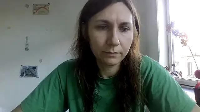 JasmineGlamour — air kiss