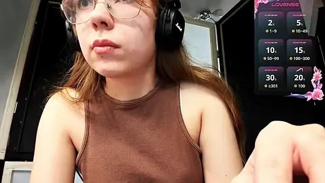 JuneCooper — Undress completely