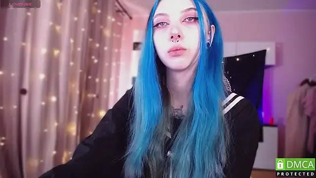 JustMeowGirl — Tease ma body ()