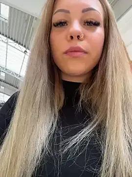 KittyMissyX —  squirting  in the toilet