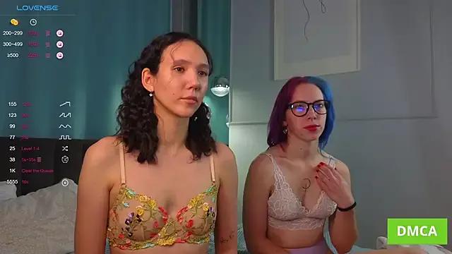 LeeannaSymeon on StripChat 