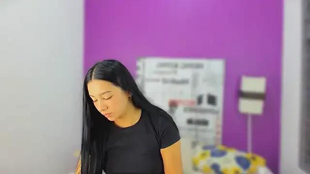 Lila_Pinky on StripChat 