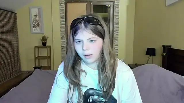 Lilly_Jess on StripChat 