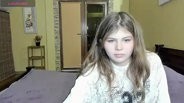 Lilly_Jess on StripChat 