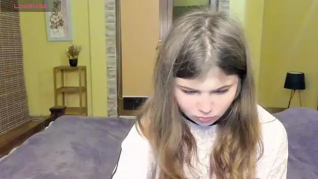 Lilly_Jess on StripChat 