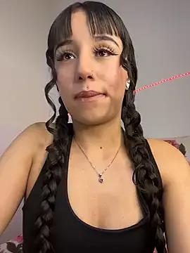 Linda_rouse — Show Tits with salive 