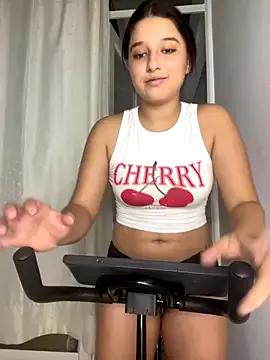 littlemelodi18 on StripChat 