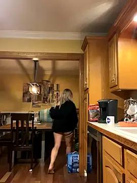 LittleMissEeve on StripChat 