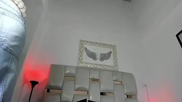 Lola_Blondie on StripChat 