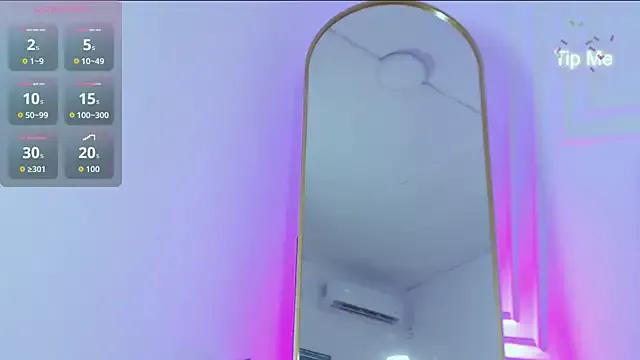 lola_red95 on StripChat 