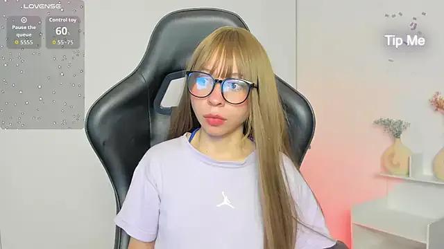 LuluuBerry — Tease kitty slowly!