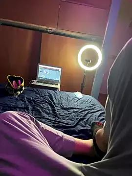 Madarasaske — Oil show