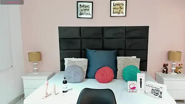 MadisonJenner — stripping for you, bouncing my butt