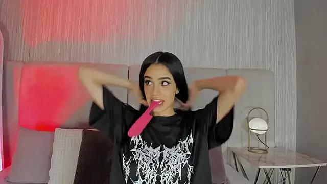 MALENA-ANGEL — Show Boobs!