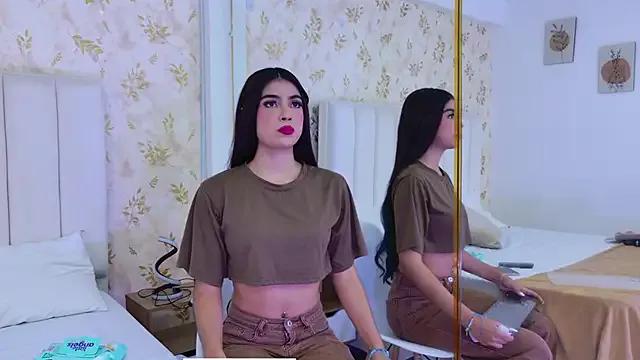 Avatar of Mia-Monroe