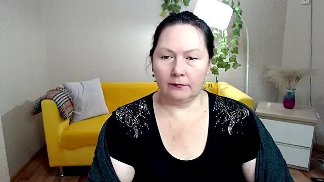 milf_hornys — spanking on the butt