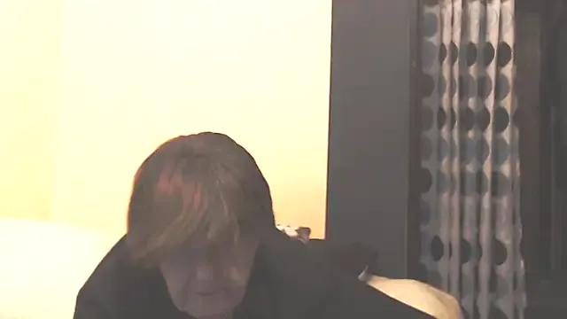 MioritaHard — Naked oil show