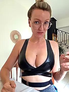 MissMialicious on StripChat 