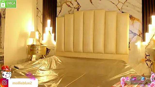 mollieblue69 on StripChat 