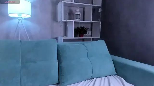 Molly_Platt — ass slapping