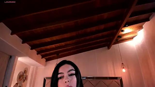 NataliaGaret on StripChat 