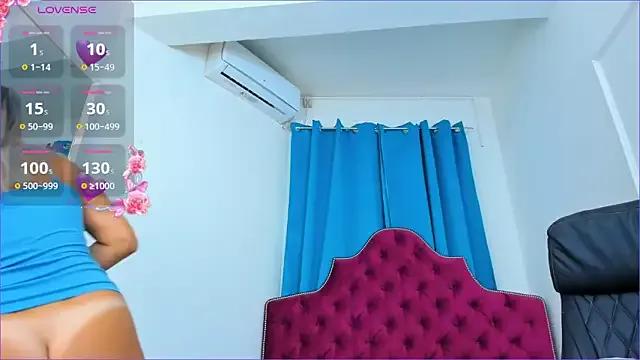 ninnadee — huge messy squirt standing
