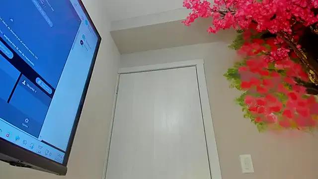 RedFuckDoll — flash boobs