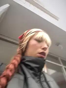 Sallem_Pink — naked in garden