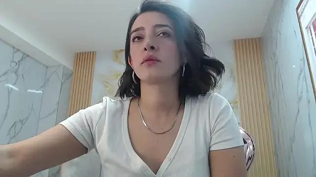sara_lopez_s on StripChat 
