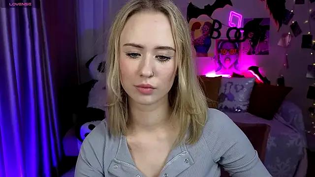 SashaBrooks on StripChat 