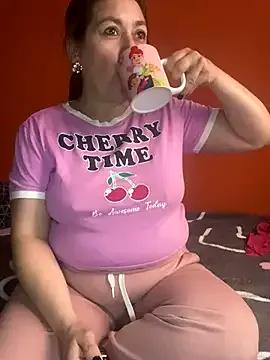 SCARLET-20 — Oil in my tits + twerking without pantie