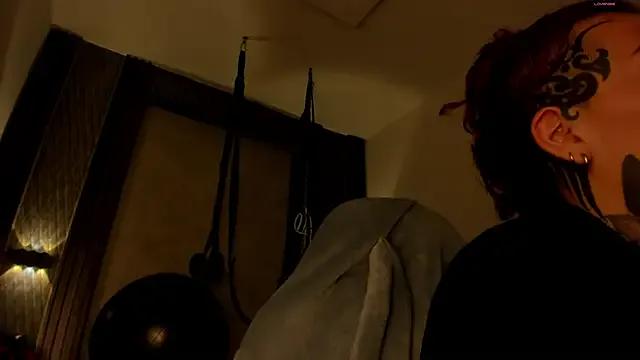 selene_red_ on StripChat 