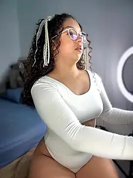Shara_dreams —  give me a little of your love 