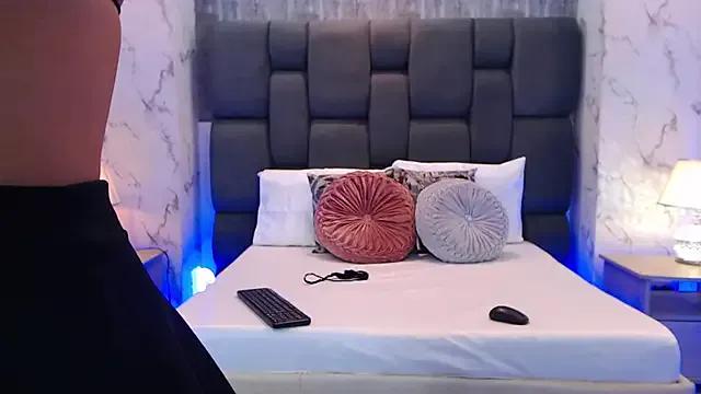 SophieWolkman — I just want to slide my fingers inside m