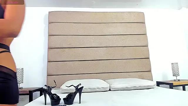 susan_elliot on StripChat 