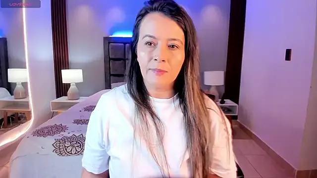 Susann_Ross on StripChat 