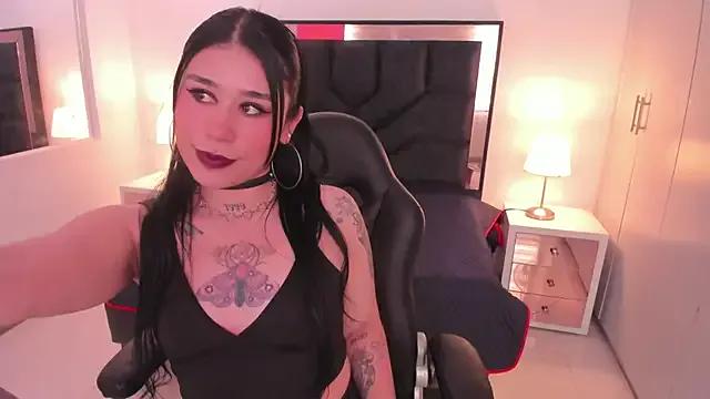 SusanVilla on StripChat 