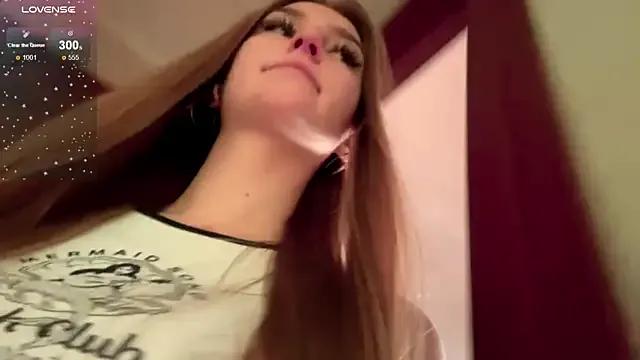 SweetJinny88 on StripChat 