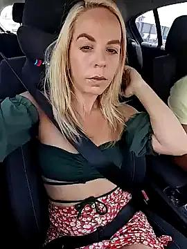 SweetyNinaOff1 on StripChat 